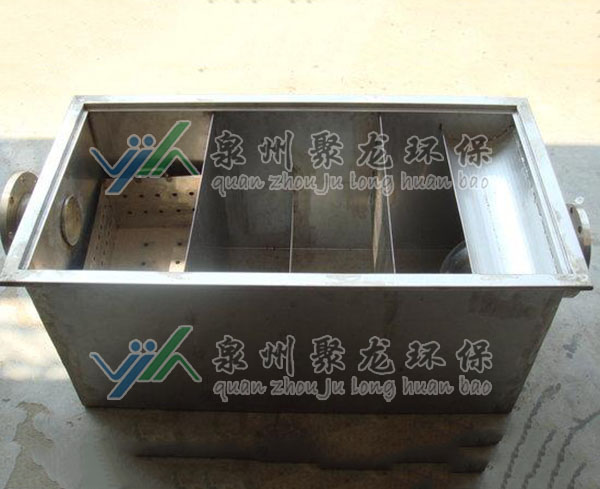 不銹鋼隔油池內(nèi)部 不銹鋼隔油池內(nèi)部